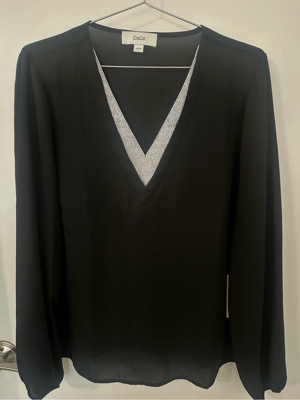 CeCe Rhinestone V-Neck Balloon Sleeve Blouse NWT Large